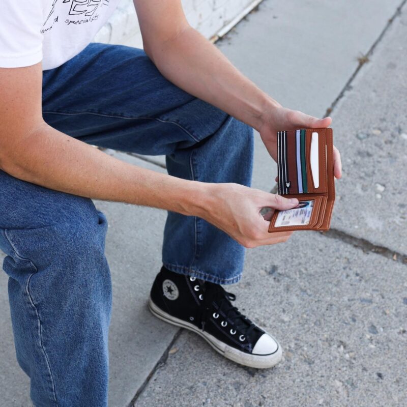 Thread Wallets Vegan Leather Bifold - 8